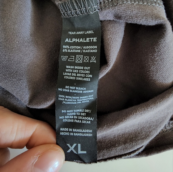ALPHALETE- Men's XL Essential Lifestyle Fit Scoop Neck Tee - Picture 4 of 4